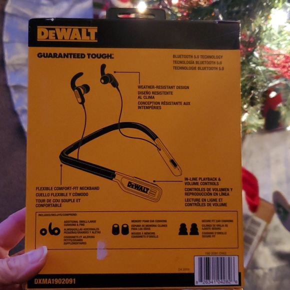 Dewalt job site wireless Bluetooth earphones - Picture 2 of 3